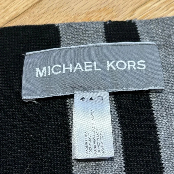 Michael Kors | NWT Black & Grey Scarf - Picture 5 of 6